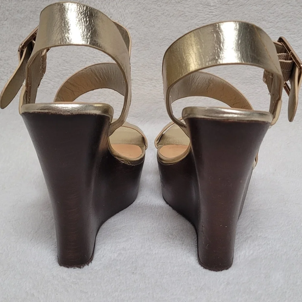 Lulus Dollhouse No Glitz No Glory Gold Wedge Sandals Vegan Leather Peep Toe 8.5
